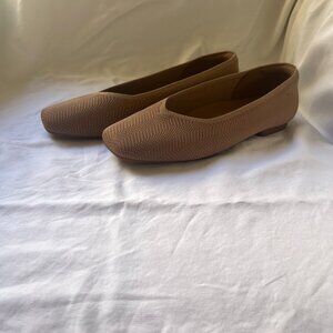 VIVAIA Square-Toe Cut Flats (Margot 2.)